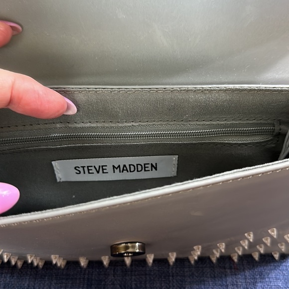 Steve Madden silver clutch - Picture 5 of 5
